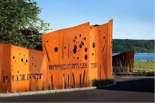 景泰锈钢板景观